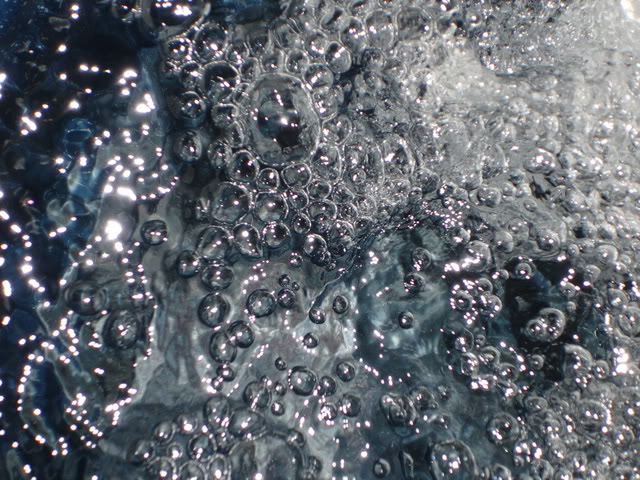 Bubbly water. Wikicommons